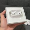 Airpods Pro 2 in Hand